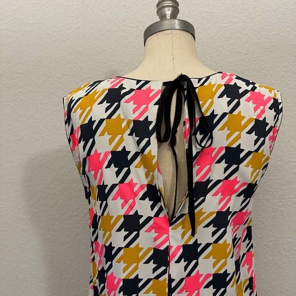 MARNI Sleeveless Commessa Tie-Back Ruffle-Neck Tunic Blouse in Multi - Picture 6 of 12